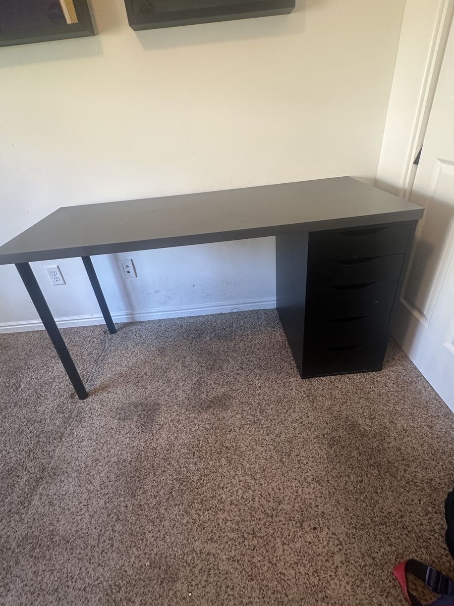 Black Desk with 5-Drawer Storage