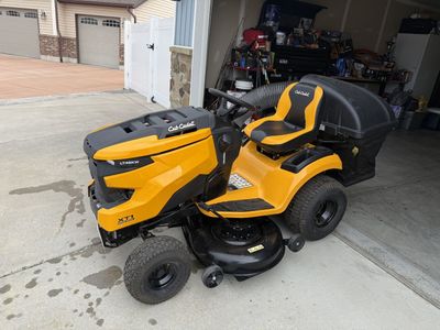 (NEW) Cub Cadet Enduro Series XT1 LT46 w/ Bagger