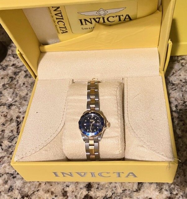 Women's Pro Diver Invicta Quartz watch