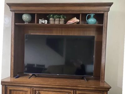 Entertainment Center/TV Unit