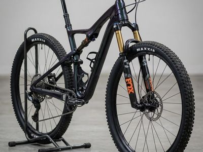 Spry XE racing mountain bike