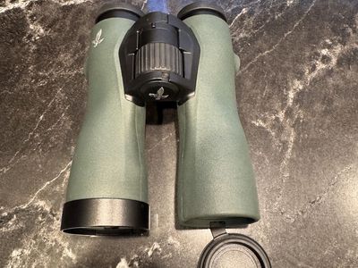 Swarovski NL Pure 12x42