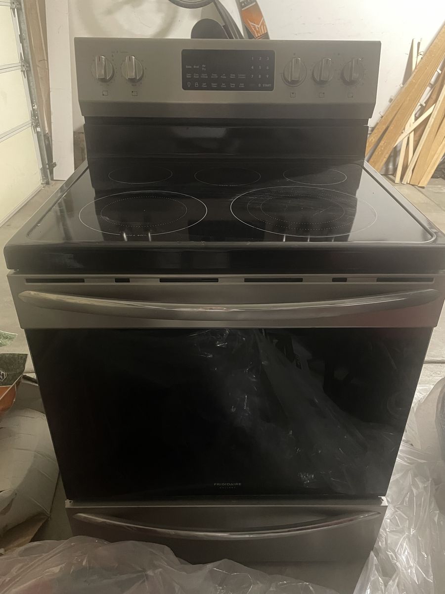 Frigidaire Gallery Stainless Steel Electric Range with Air Fry and Glass Cooktop