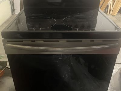 Frigidaire Gallery Stainless Steel Electric Range with Air Fry and Glass Cooktop