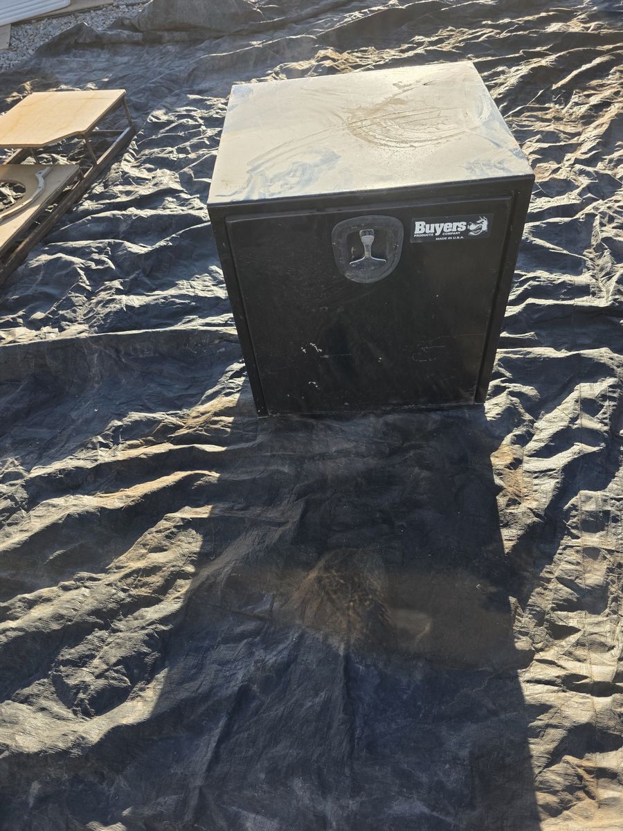 Buyers 24x24x24 under body tool box