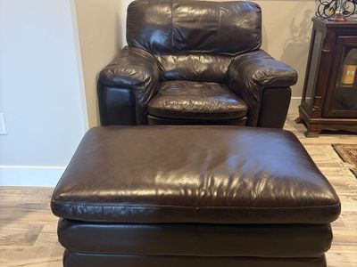 Comfy oversized chair with ottoman