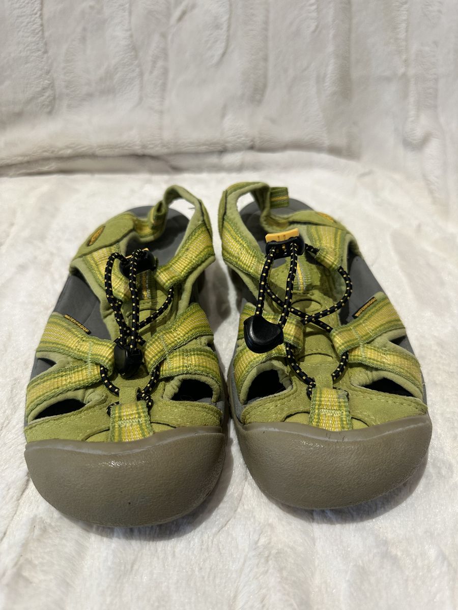 Keen Women’s Size 7, Apple Green Hiking Sandals