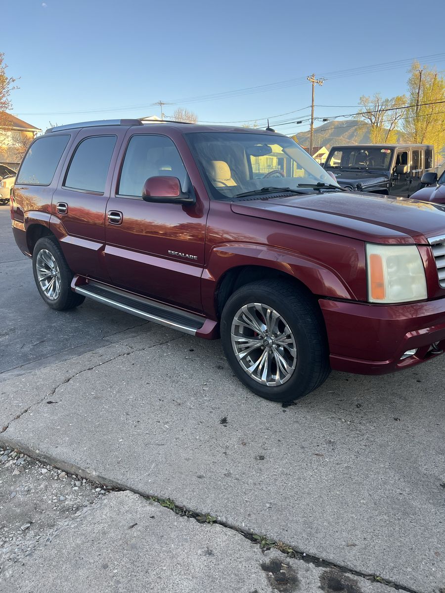 2003 Cadillac Escalade Standard