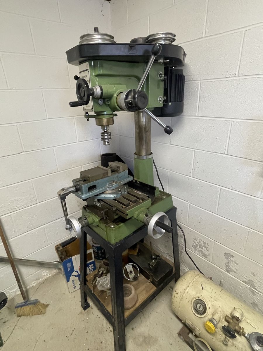 Central Machinery T-98I Milling & Drilling Machine - 1½ HP