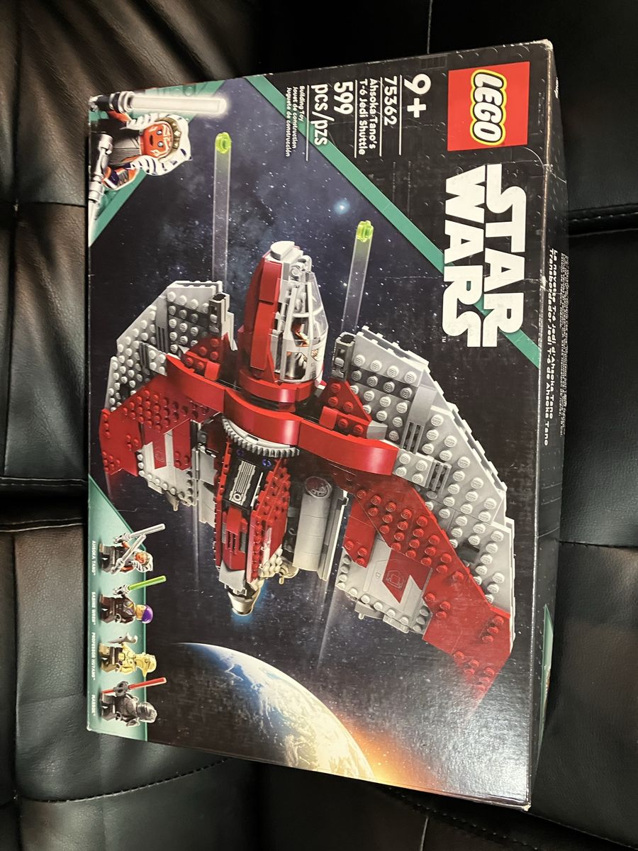 LEGO Star Wars Ahsoka Tano's T-6 Jedi Shuttle Set 75362 (599 Pieces)