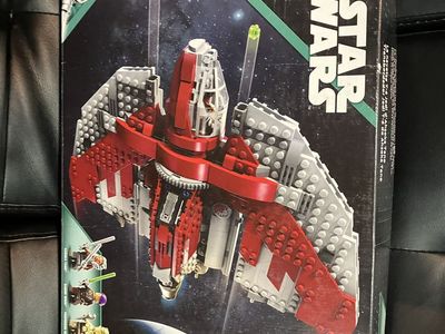 LEGO Star Wars Ahsoka Tano's T-6 Jedi Shuttle Set 75362 (599 Pieces)
