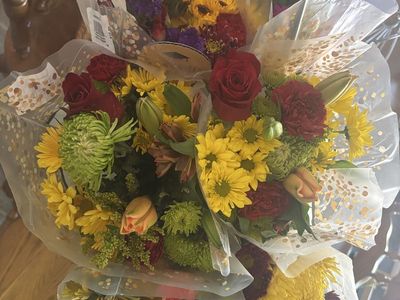Beautiful Assorted Fresh Flower Bouquets - Vibrant Mix for Any Occasion