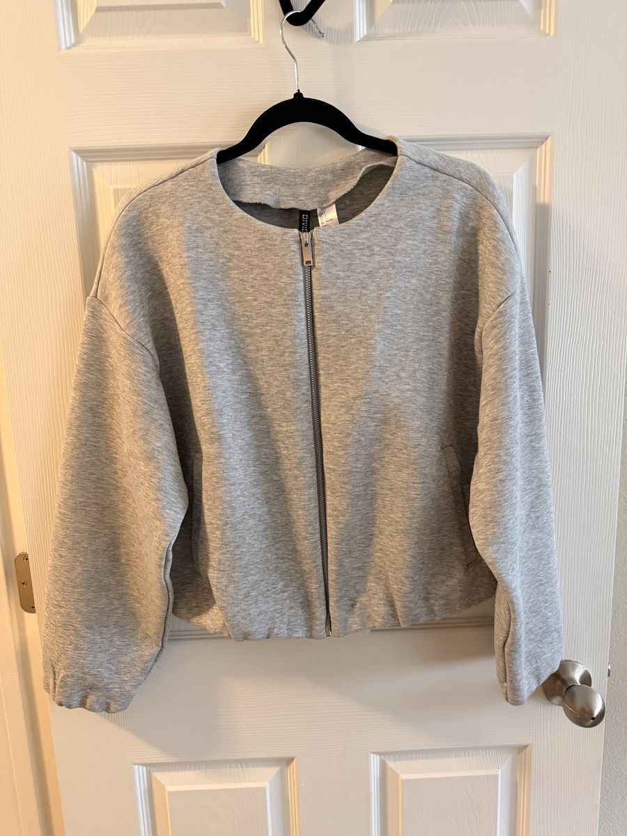H&M Divided Women's Grey Zip-Up Sweatshirt Jacket - Size Small NWT