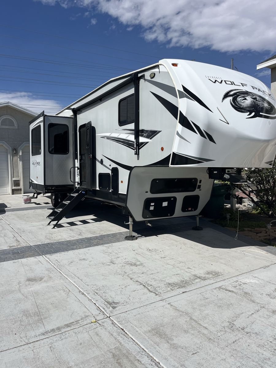 Forest River Cherokee Wolf Pack Platinum Fifth Wheel Toy Hauler RV Camper