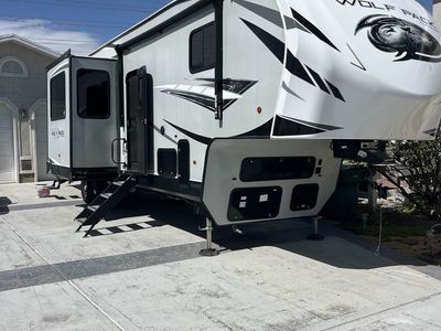 Forest River Cherokee Wolf Pack Platinum Fifth Wheel Toy Hauler RV Camper