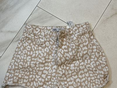 Zara Leopard Print High-Rise Frayed Hem Denim Shorts Women's US Size 2