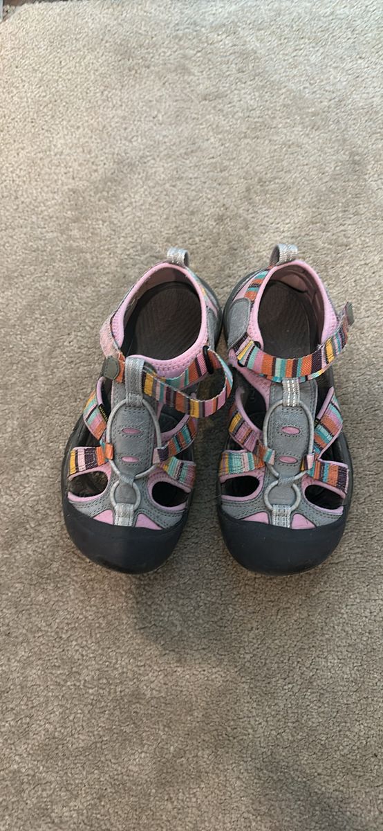 Keen sandals girls size 3