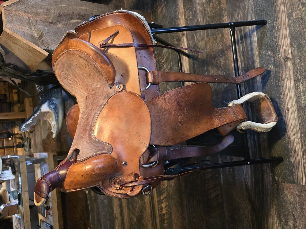Western Roping/trail Saddle 15" seat