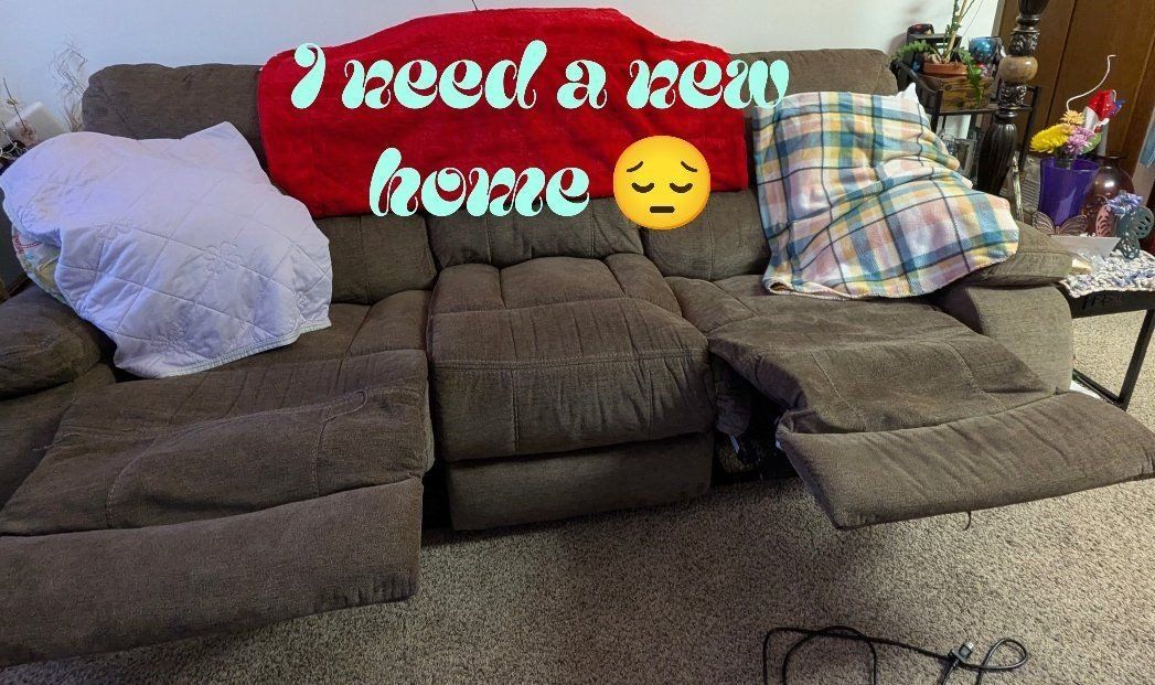 Brown Reclining Sofa - Comfortable 3-Seat Couch