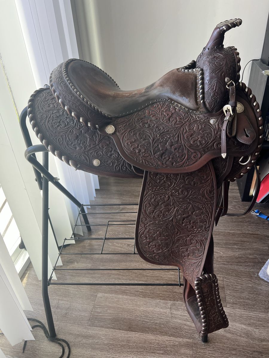 15” Circle Y Arabian Saddle