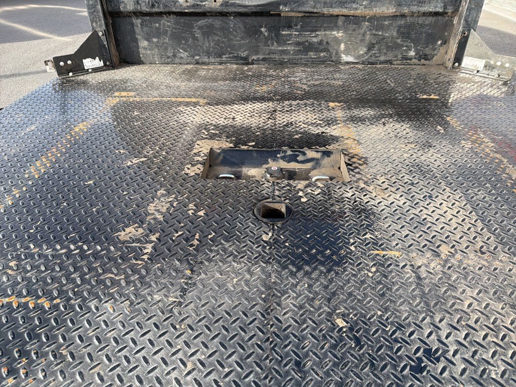 Main image 6