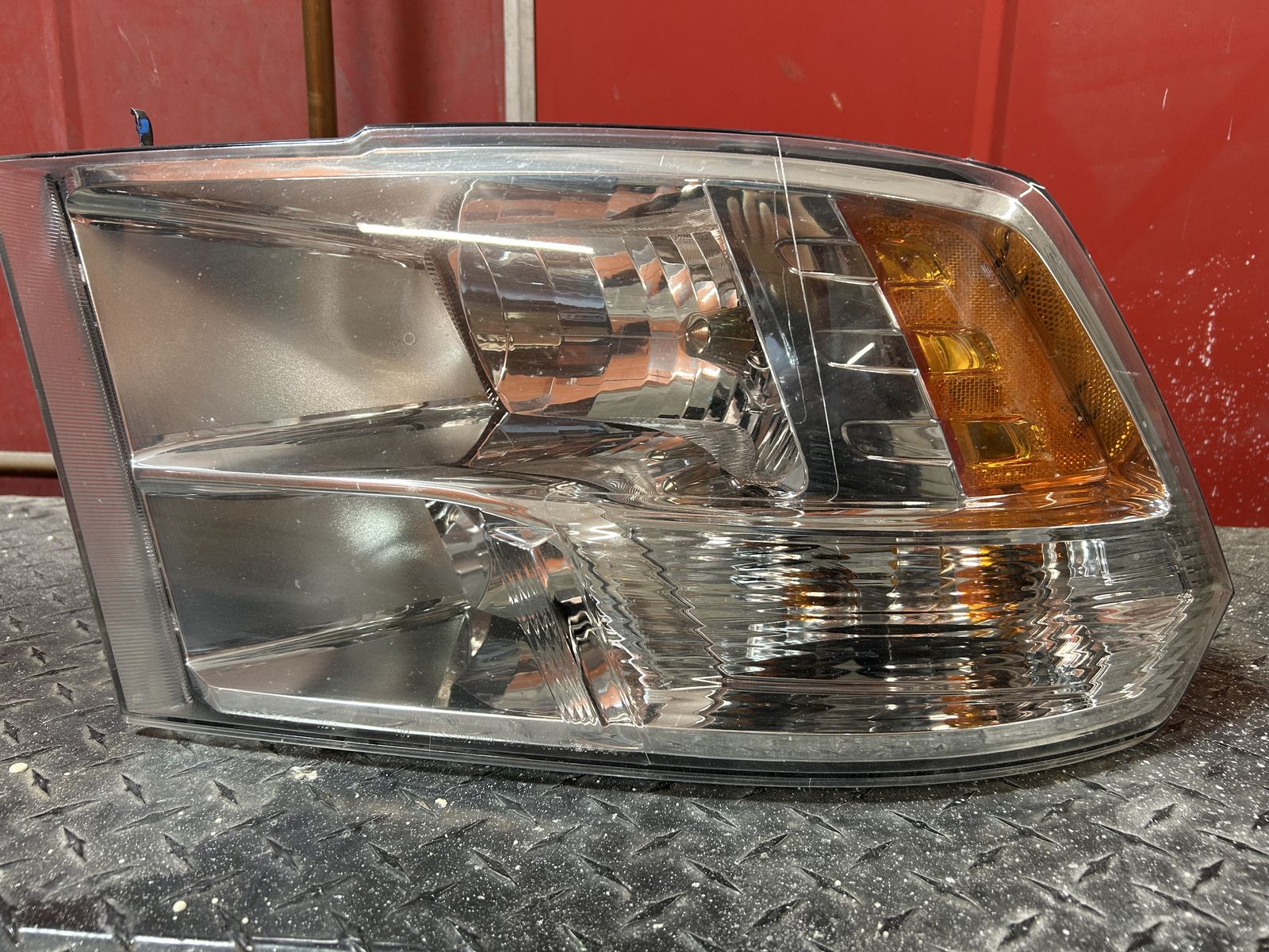 LH 09-15 Dodge Ram Headlight