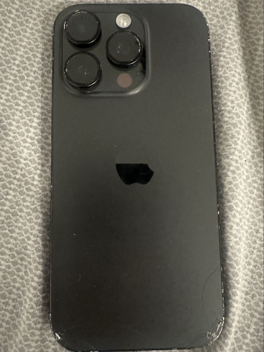 iPhone 16 pro 256gb unlocked(cracked)