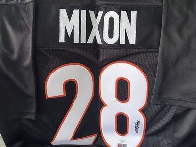 Joe Mixon Signed Cincinnati Bengals #28 Jersey – PIA Witnessed & JSA Authenticated