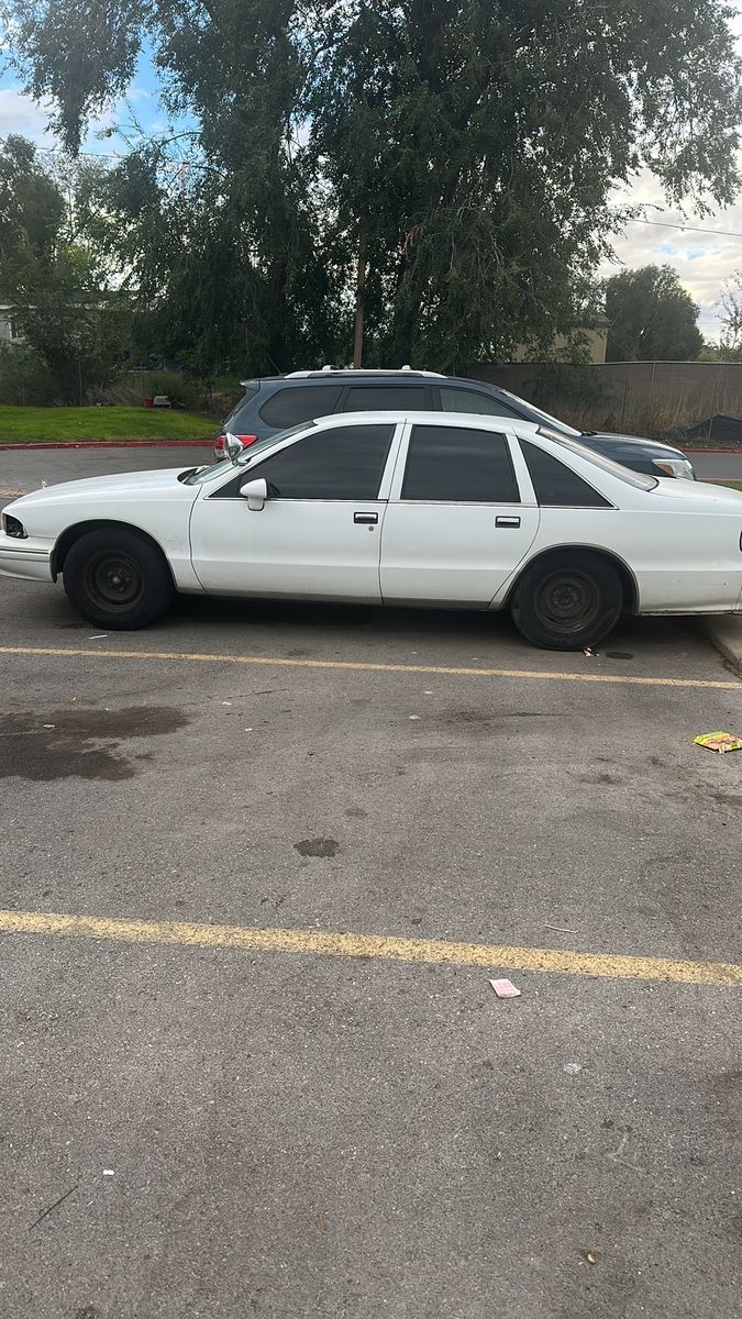 1991-1996 Chevrolet Caprice 4-Door Sedan - White - Non-Running, Damaged Windshield