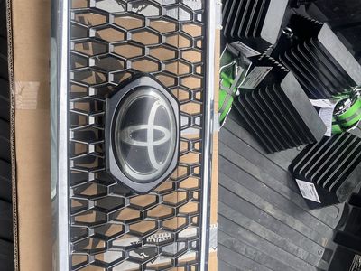 2019 Toyota tacoma front grill