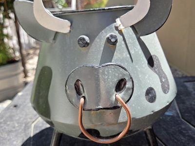 Cute Planter Pot - Metal Indoor/Outdoor Decor