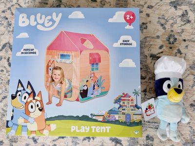 NEW Bluey Pop Up Tent + stuffed Chef Bluey