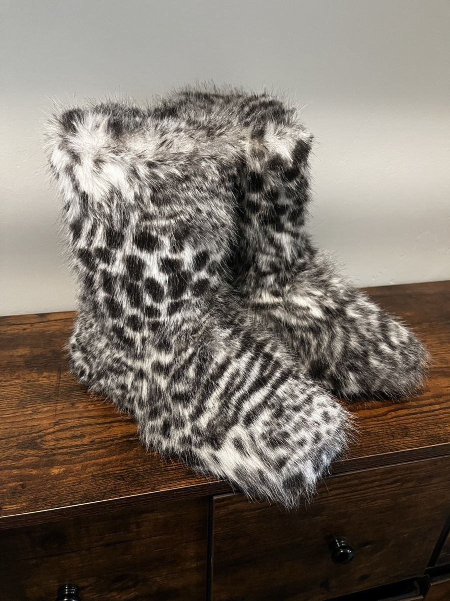 New-Never Worn Booties size 10