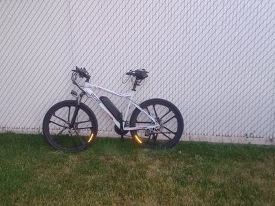 GOTRAX Electric Bike White E-Bike with Integrated Battery, Disc Brakes, All-Terrain Tires