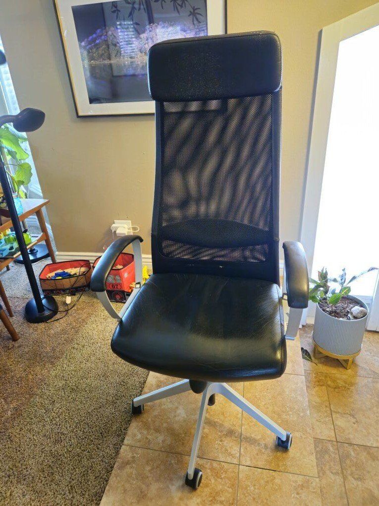 IKEA JÄRVFJÄLLET Office Chair -  Black Leather