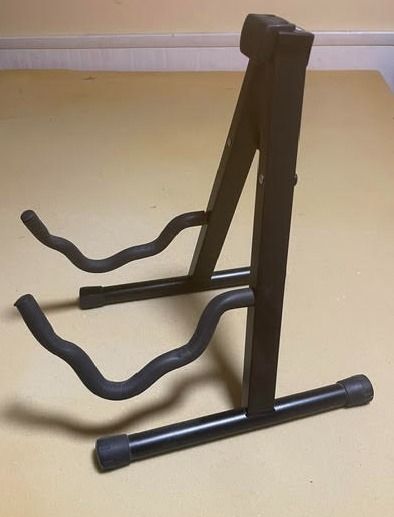 Guitar stand