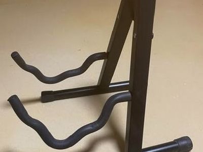 Guitar stand