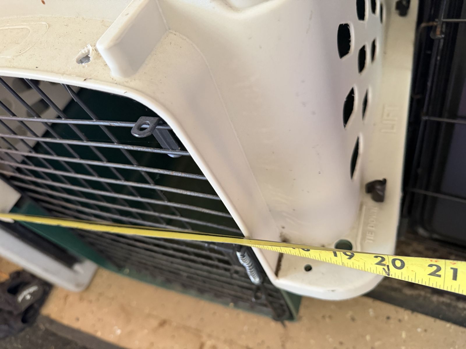 Used Plastic Pet Carrier Crate & Soft-Sided Dog Crate, Tan & White, 24-inch length