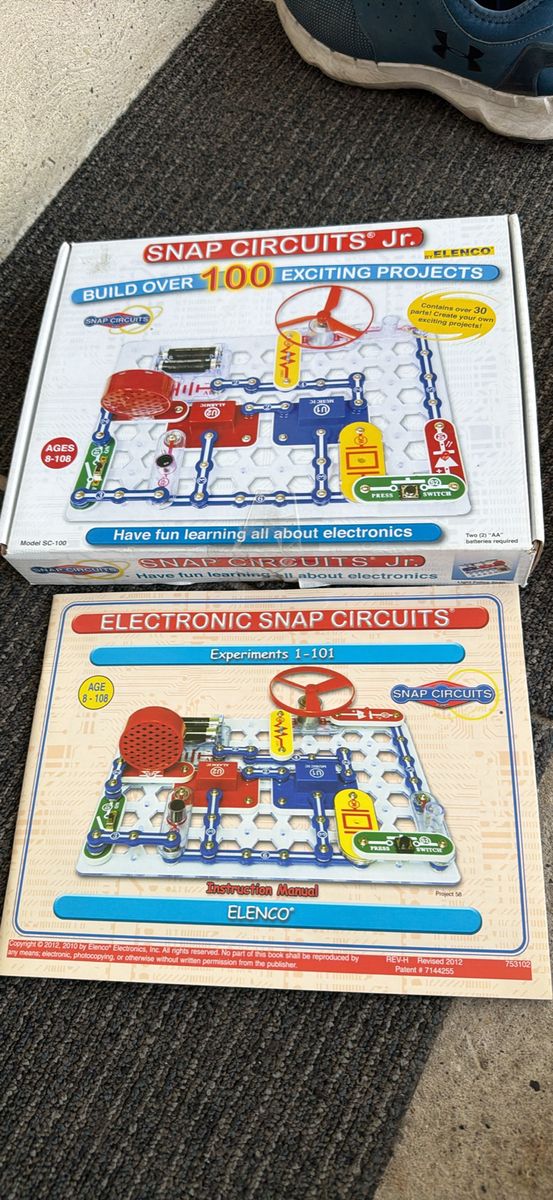 Elenco Snap Circuits Jr. SC-100 Electronics Exploration Kit