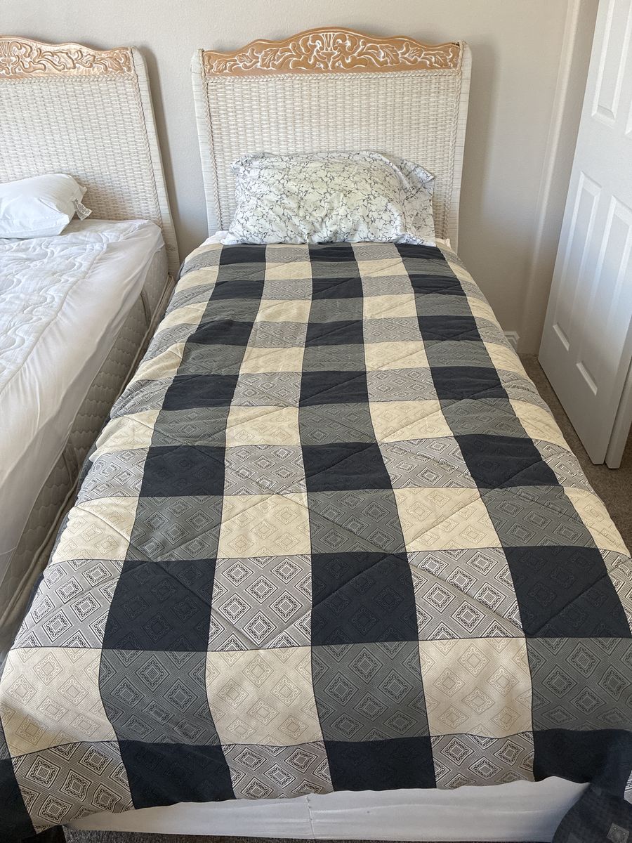 Wicker Twin Bed