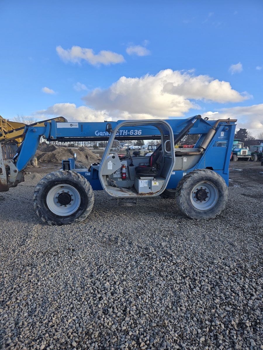 Telehandler forklift Genie 636