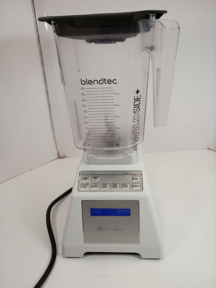Blendtec total blender white ES3 Wild Side Jar 44 Oz 1560 watts