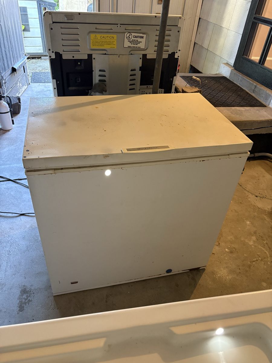 Free Working Chest Freezer