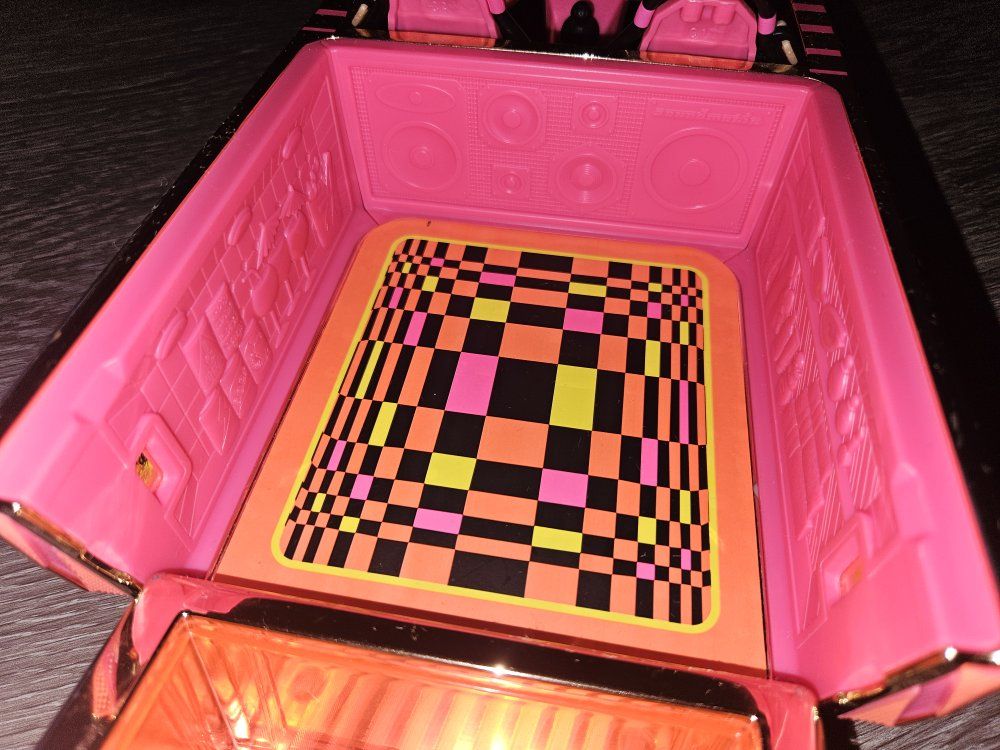 Main image 4