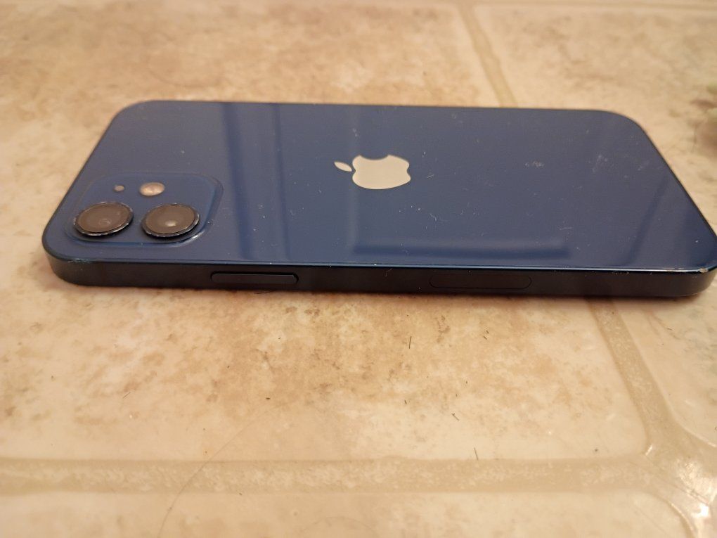 iPhone 12 64gb/navy/unlocked 4 all networks