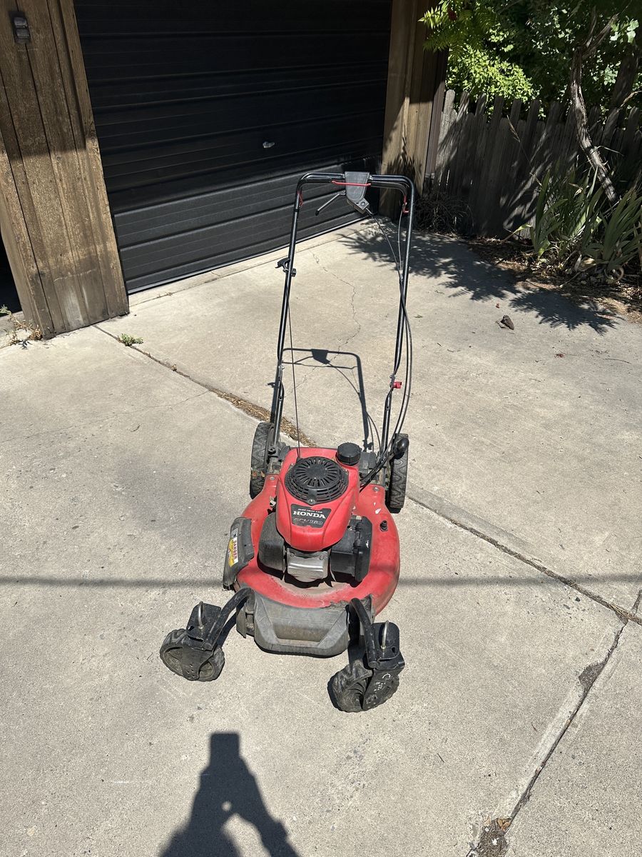 Honda GCV160 Overhead Cam Gas Lawn Mower with Swivel Front Wheels
