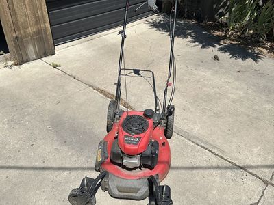 Honda GCV160 Overhead Cam Gas Lawn Mower with Swivel Front Wheels
