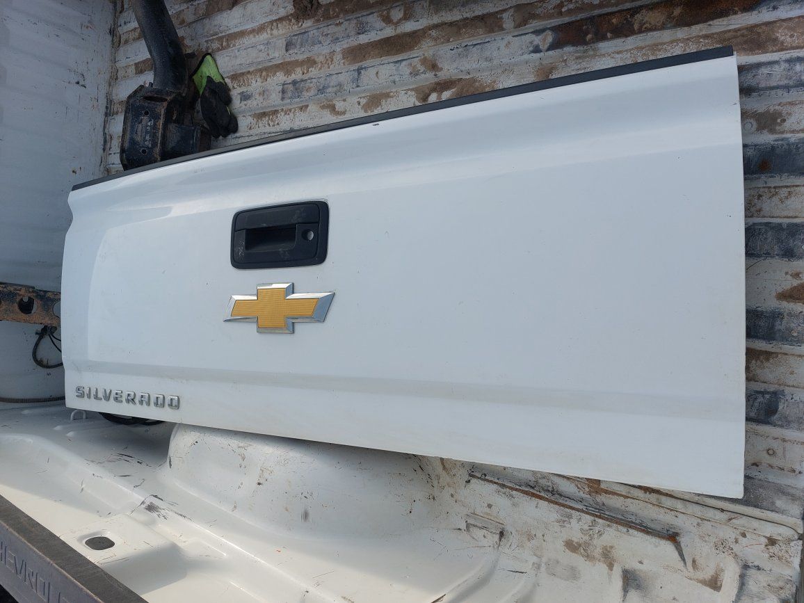 2015 chevy gmc pickup Tailgate 1500 2500 3500
