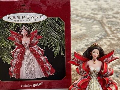 Hallmark Keepsake Ornament 1997 Holiday Barbie