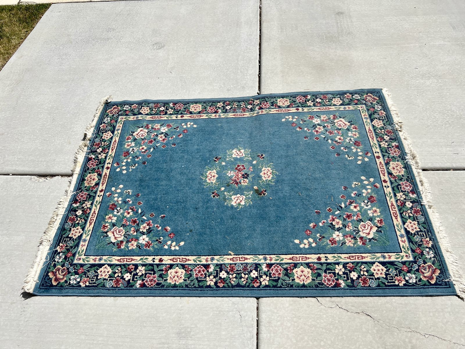 Oriental Area Rug - Moroccan Design - 5'5" x 7'7"